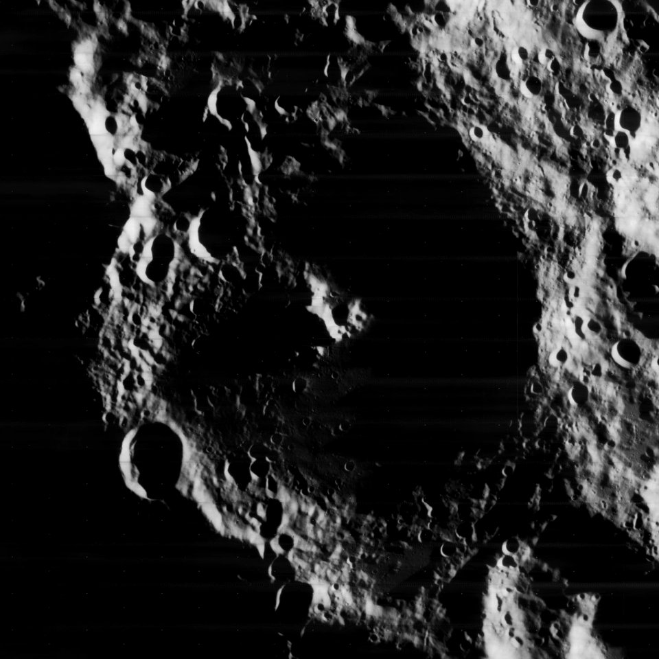 Drygalski crater 4193 h1