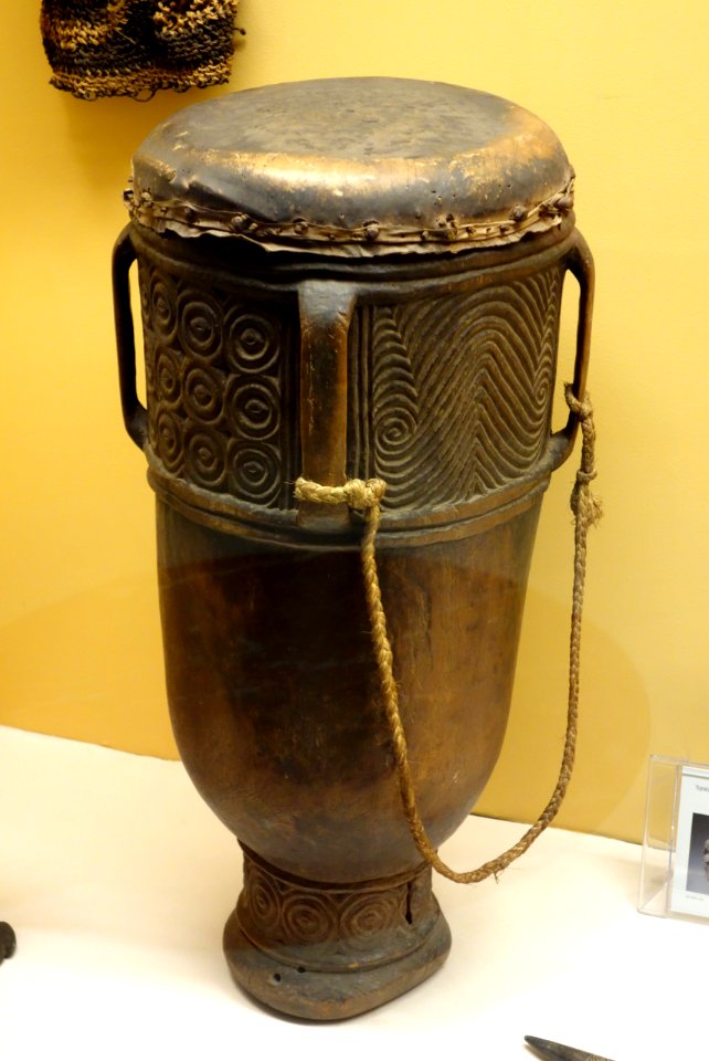 Drum - Lulua - Royal Museum for Central Africa - DSC06279