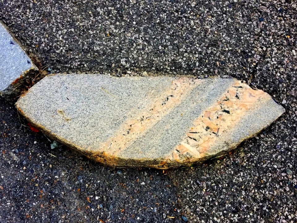 Driveway curbstone - Arlington, MA - 20200708 095617