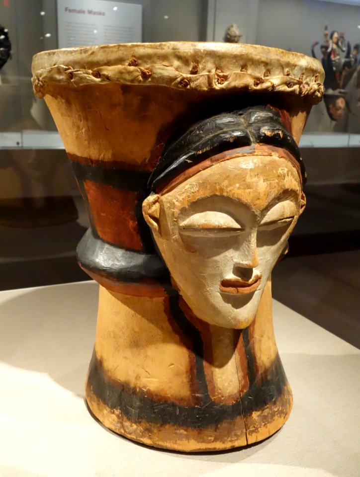 Drum with two faces, Gabon, Shira-Panu people, 20th century, wood, hide, paint - De Young Museum - DSC01105