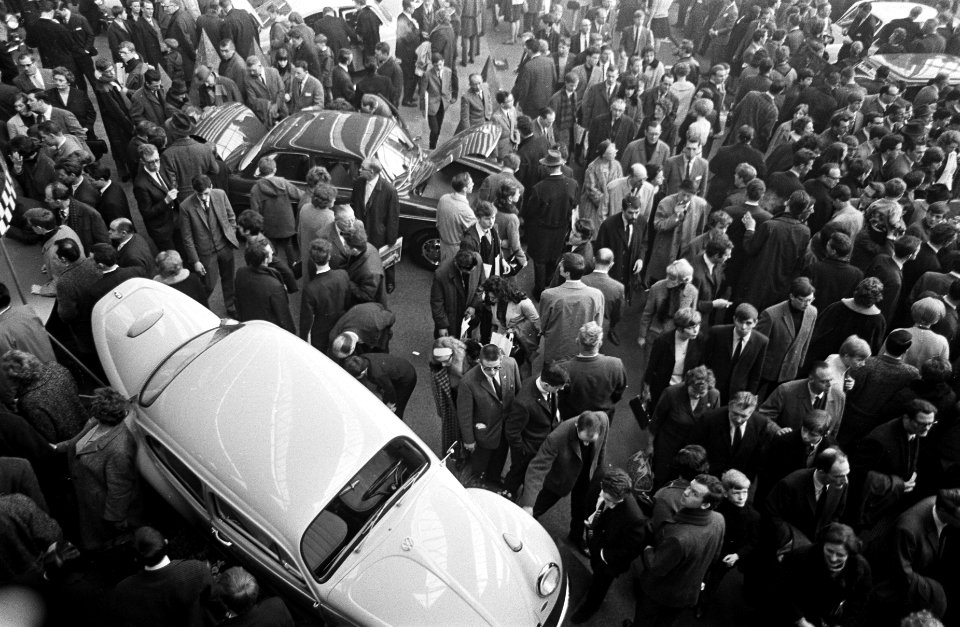 Drukte op autotentoonstelling in RAI, Bestanddeelnr 920-0921
