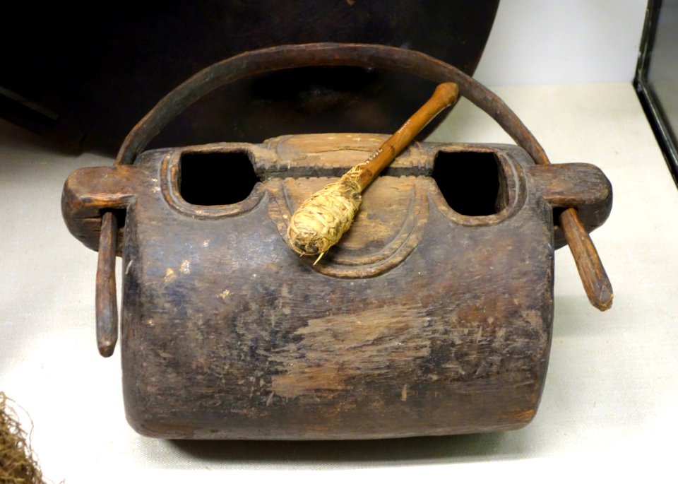 Drum - Royal Museum for Central Africa - DSC07103
