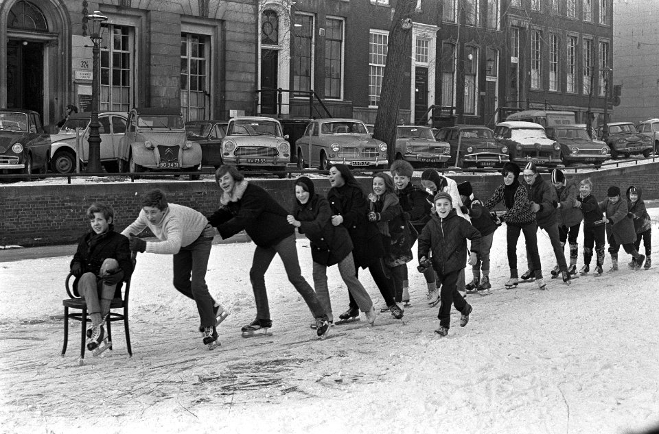 Drukte met schaatsen op Keizersgracht, Bestanddeelnr 918-6939