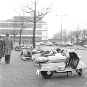 Drukte bij Olympisch Stadion, Bestanddeelnr 916-2417