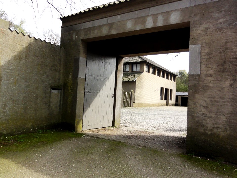 DSC05361 Schaijk (Landerd, N-Br) Huis van Jan de Jong, poort met kantoorvleugel