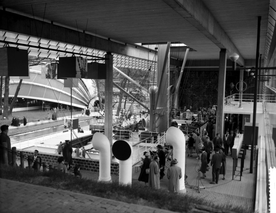 Drukte in het Nederlands paviljoen, Bestanddeelnr 909-5638