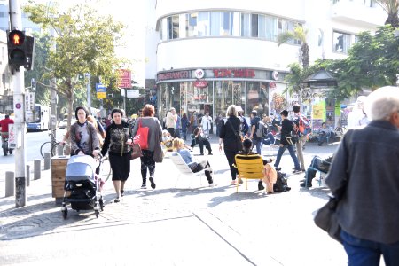 DSC0546-magen-david-square-november-2017