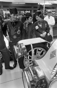 Drukte op de auto-tentoonstelling in de RAI drukte in de RAI, Bestanddeelnr 922-1076