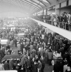 Drukte op autotentoonstelling in RAI, Bestanddeelnr 920-0922