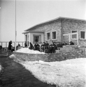 Drukte in Zandvoort, Paviljoen Kiefer aan de Noordboulevard., Bestanddeelnr 902-0665