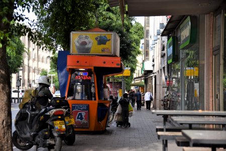 DSC-1542-allenby-street-israel-tel-aviv-december-2017