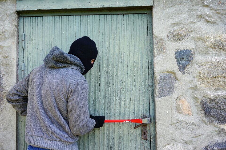 Balaclava crowbar masquerade