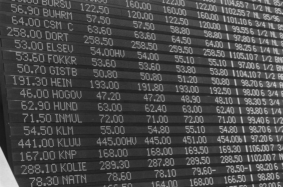 Drukte op Amsterdamse effectenbeurs i.v.m. stop aandeelhandel Kluwer (i.v.m. ove, Bestanddeelnr 934-0424