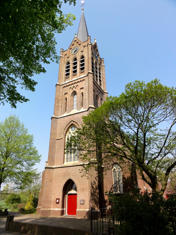 DSC05625 Maasbommel Rijksmonument 523092 RK kerk de toren