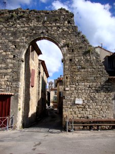 DSC02717 Villemagne-l'Argentière (Hérault, Fr) porte de la Barbacane