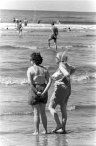 Drukte aan de kust Strand van Zandvoort, Bestanddeelnr 915-3704