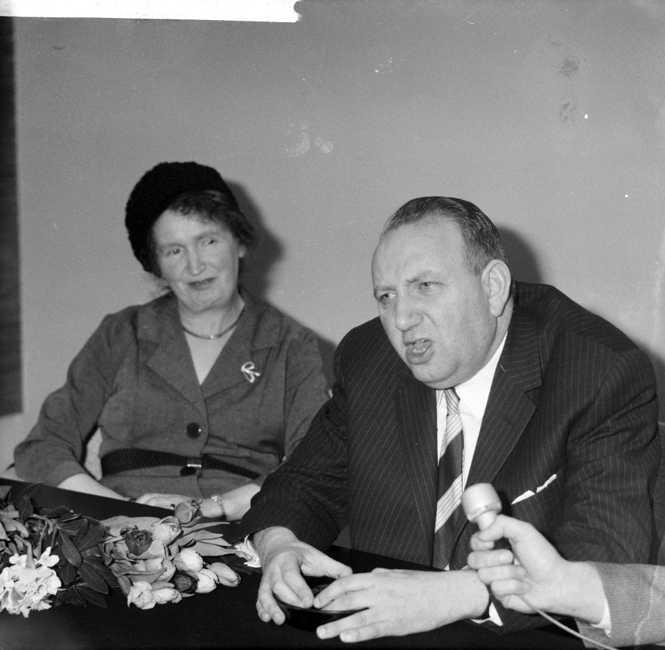 Drs J Soetendorp (rabbijn) op Schiphol, Bestanddeelnr 913-6489
