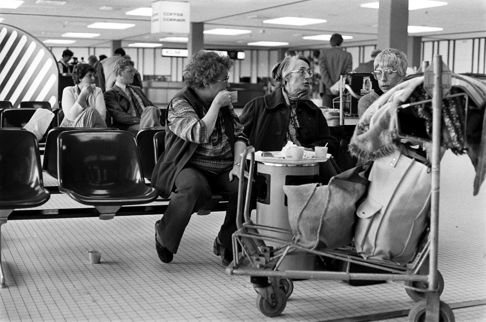 Drukte op Schiphol bij begin van Krokusvakantie, Bestanddeelnr 931-3478