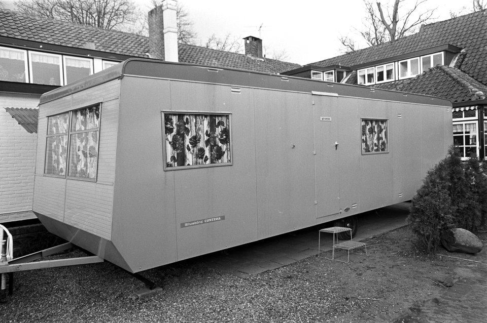 Drukte rondom Drakestein, caravan NTS, Bestanddeelnr 920-2123