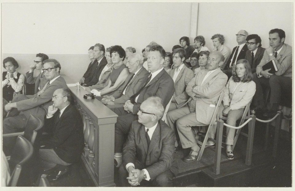 Drukte op de publieke tribune van het stadhuis. NL-HlmNHA 54011983 1