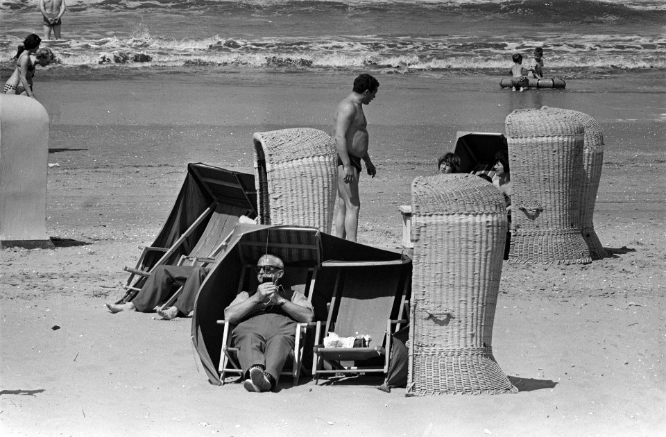Drukte aan het Zandvoortse strand, Bestanddeelnr 915-2083