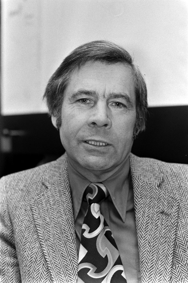 Drs J A Ritmeester van de Kamp en N J M de Rooij van de Stichting tot Expl, Bestanddeelnr 928-3399