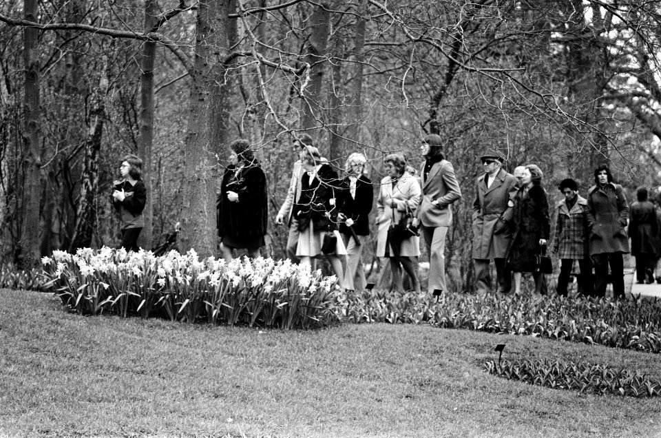Drukte op Keukenhof tijdens paasweekend overzicht drukte, Bestanddeelnr 927-8345