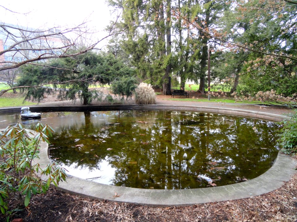 Drue Matthews Garden - Mount Holyoke College - DSC04553