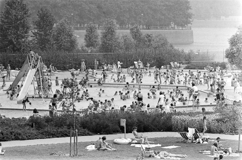 Drukte Sloterparkbad, Bestanddeelnr 929-8395