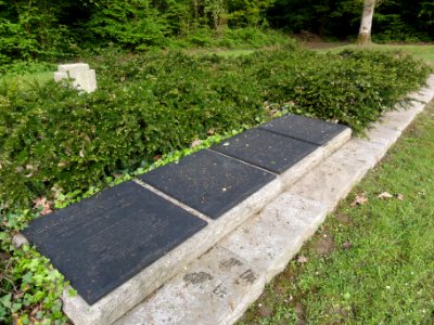 Deutscher Soldatenfriedhof Laon Champ de manœuvre 04