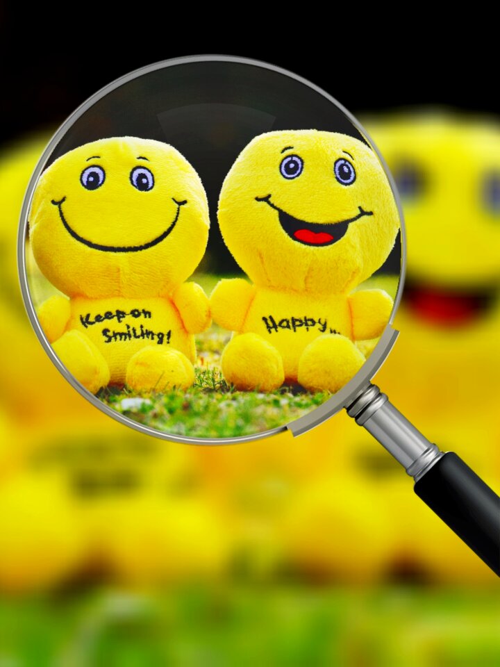 Emoticon emotion yellow