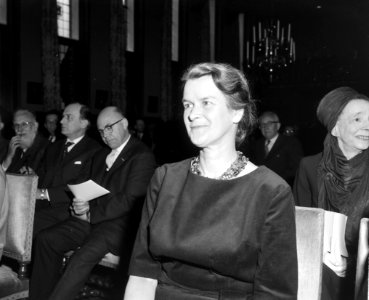 Dichteres Vasalis, pseudoniem voor mevrouw Drooglever-Fortuyn ontving Culturele , Bestanddeelnr 915-1712