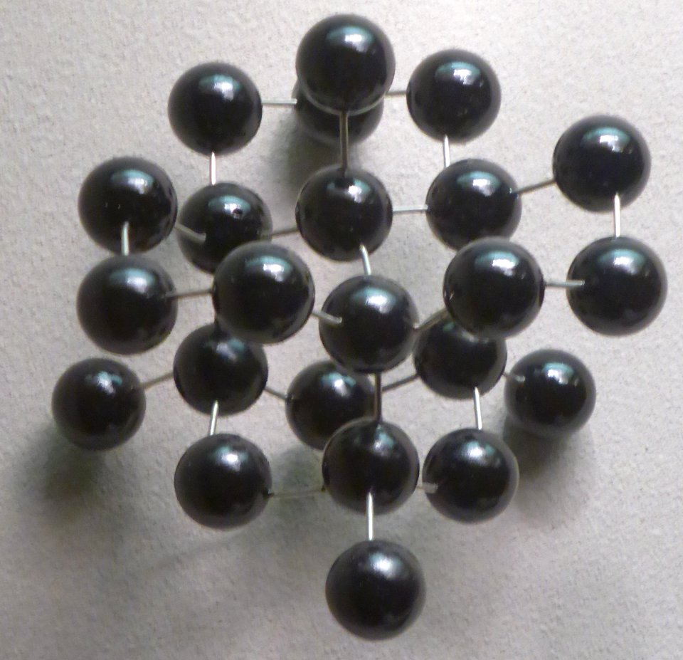 Diamond-crystal-structure