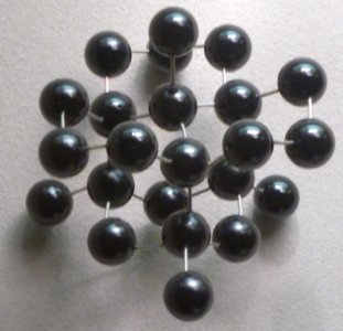 Diamond-crystal-structure