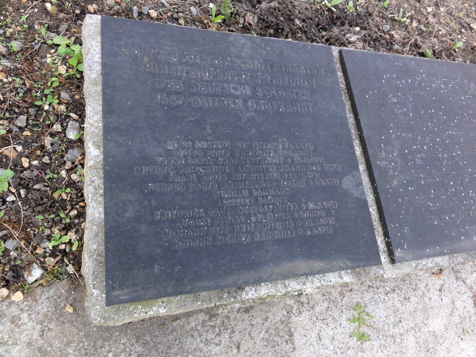 Deutscher Soldatenfriedhof Mons-en-Laonnois 04