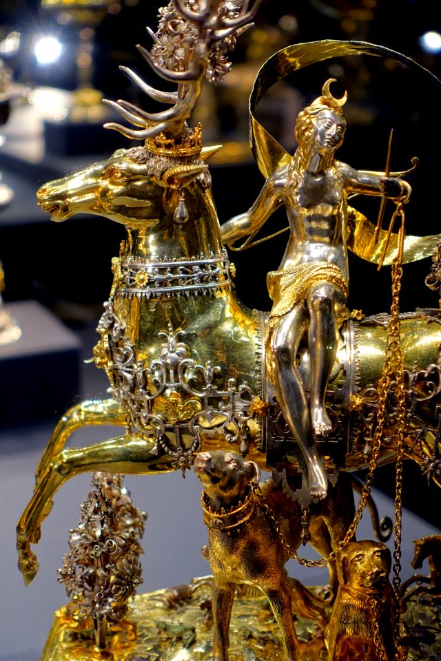 Diana on the stag, Joachim Fries, c. 1615-1620 AD, Augsburg, silver, partly gilt, view 3 - Hessisches Landesmuseum Darmstadt - Darmstadt, Germany -DSC00522