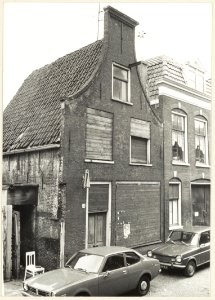 Dichtgetimmerd klokgevelpand aan de Antoniestraat 15. NL-HlmNHA 5404844