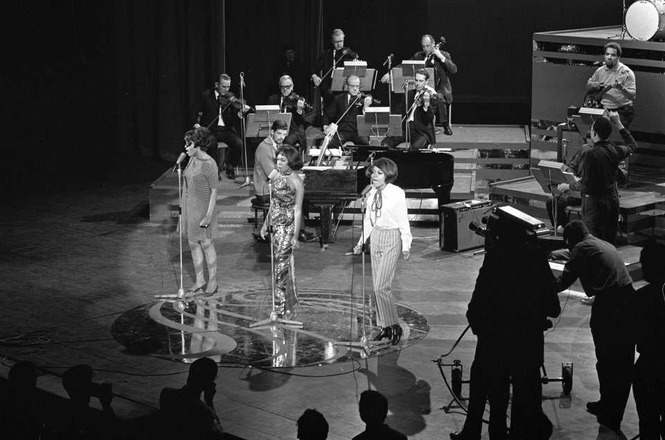 Diana Ross en The Supremes tijdens opname in RAI voor AVRO-TV, Bestanddeelnr 920-9923