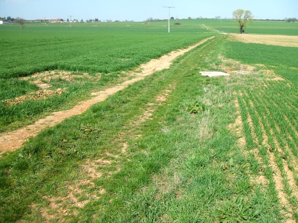 Deutergraben Kanalschächte Verrohrung zum Waldrand
