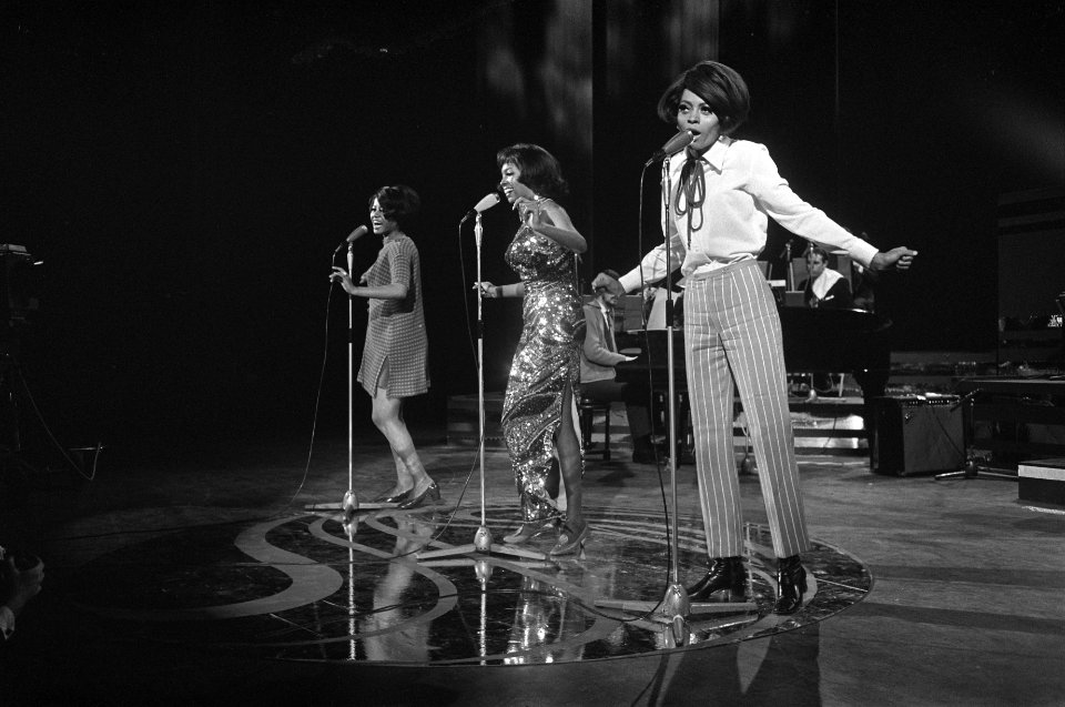 Diana Ross en The Supremes tijdens opname in RAI voor AVRO-TV, Bestanddeelnr 920-9924