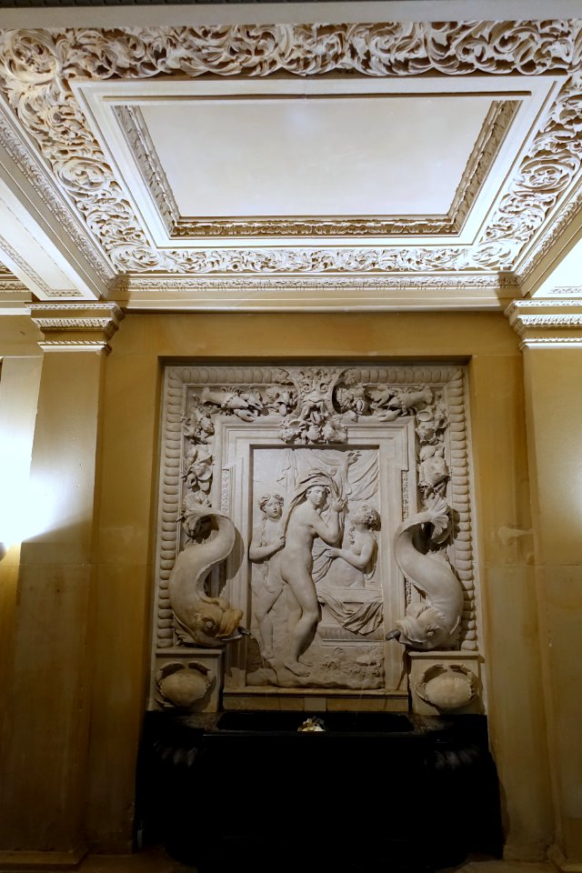 Diana Bathing fountain relief, England, early 1600s, marble - Chatsworth House - Derbyshire, England - DSC03005