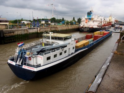 Dian - ENI 02326458, Berendrechtsluis, Port of Antwerp pic6