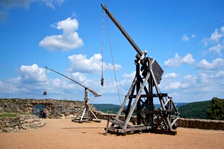 Deux trébuchets Castelnaud