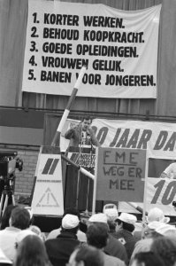 Dick Visser , voorzitter Industriebond FNV, houdt toespraak op bijeenkomst stake, Bestanddeelnr 933-6452