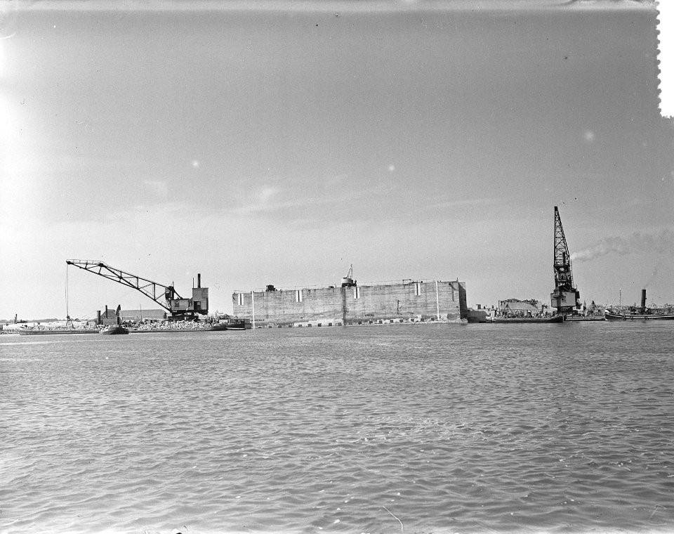 Dichting geul bij Schelphoek met Phoenix caisson, Bestanddeelnr 905-9093