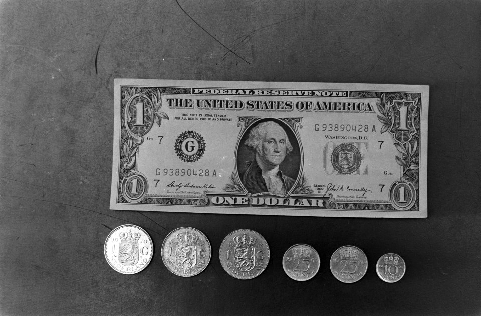 Devaluatie Amerikaanse dollar, Amerikaanse dollar met Nederlands geld (f 3,60) , Bestanddeelnr 925-2506