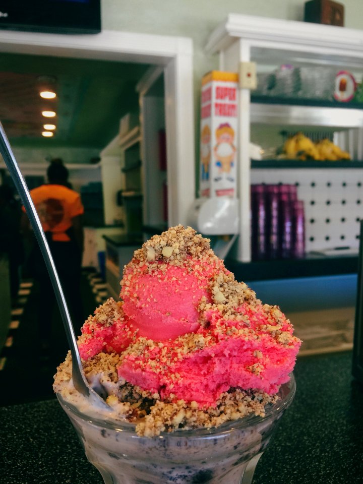 Dewar's Ice Cream Shop in Bakersfield, California 01