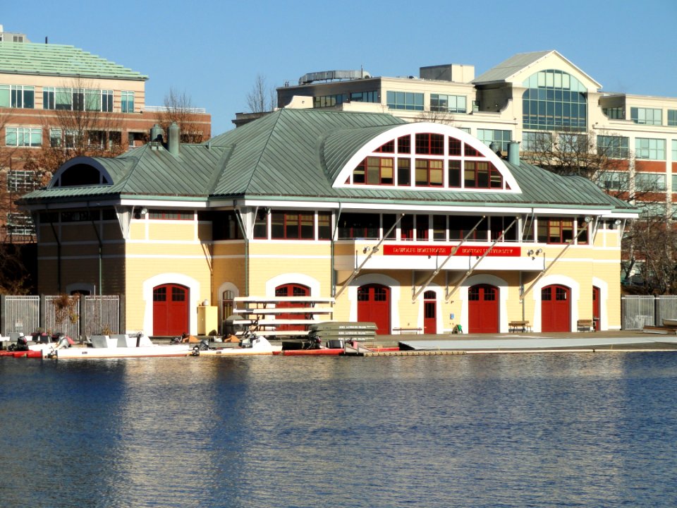 DeWolfe Boathouse - Charles River, Cambridge, MA - DSC03036