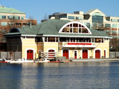 DeWolfe Boathouse - Charles River, Cambridge, MA - DSC03036
