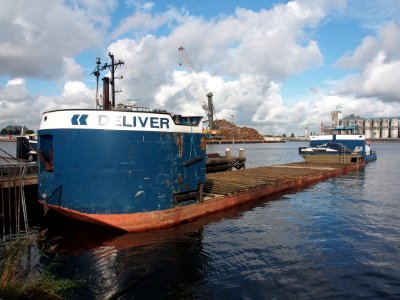 Devotion, ENI 02329493 with barge DELIVER, especially built for the transportation of houseboats at Port of Amsterdam, pic5